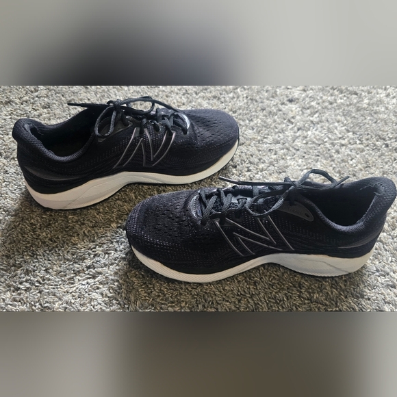 New Balance Fresh Foam Women's Size 10.5 Running Shoes Black - Picture 7 of 9